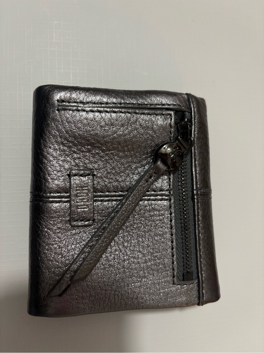 Hobo wallet Metallic silver color hobo trifold button - Picture 2 of 7